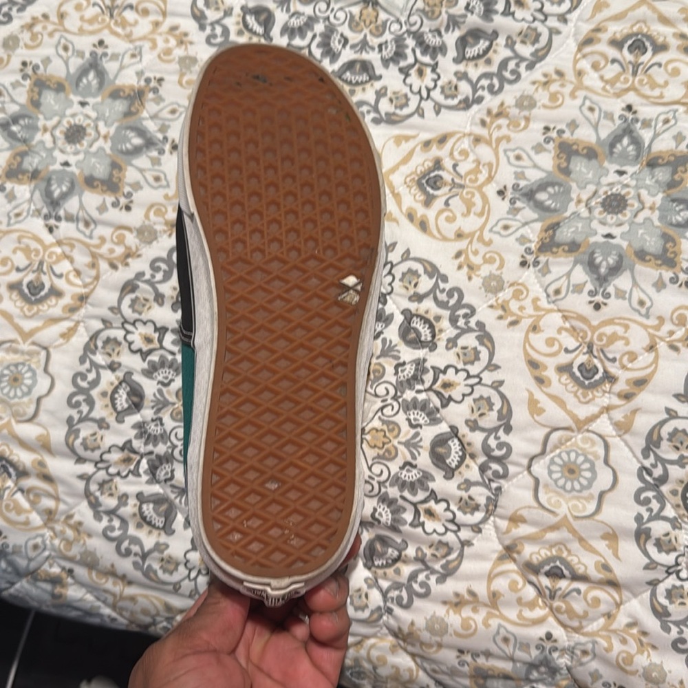 Vans - Picture 7 of 8